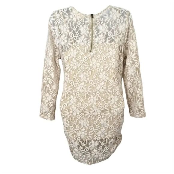 Jessica Simpson Maternity Lace  Blouse in Ivory Size Medium - Picture 4 of 9